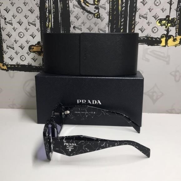 Authentic- New - PRADA Oversized Woman Sunglasses 0PR 08YS Havana Black/White - Picture 6 of 14